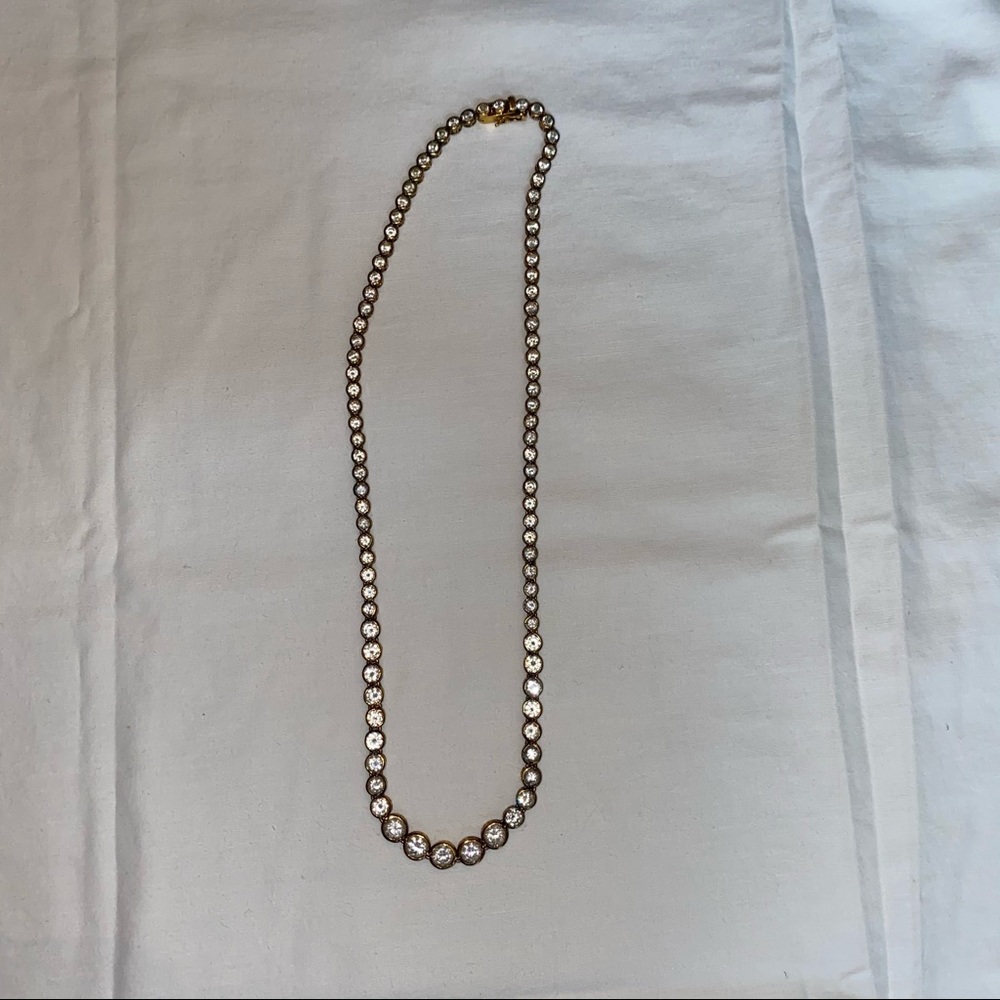 Graduated sized crystal necklace